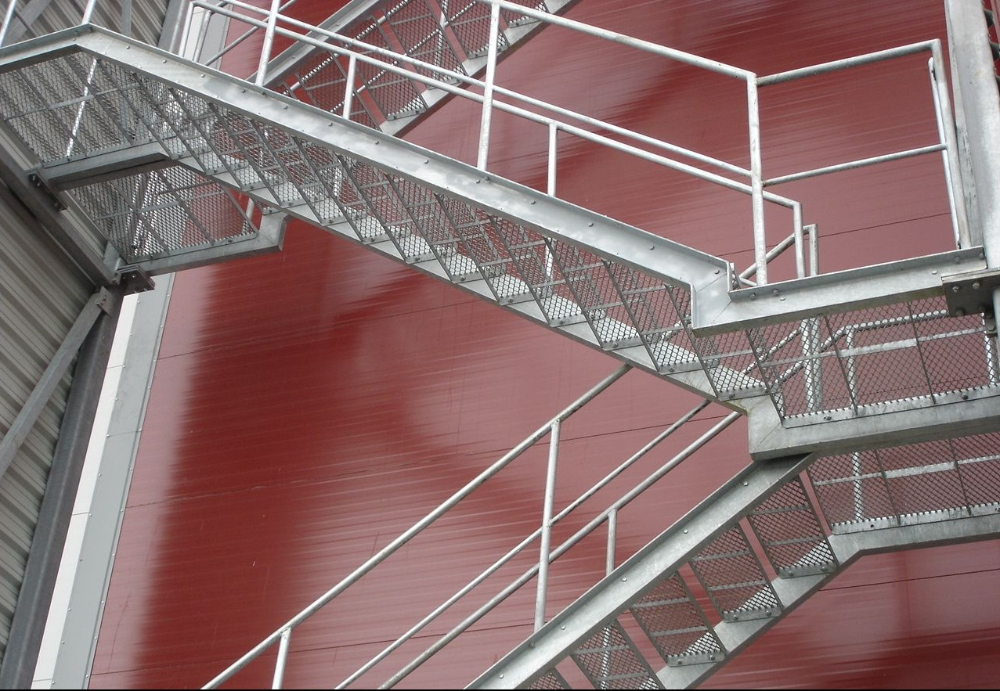 Пожарные лестницы в компании "Делснаб"