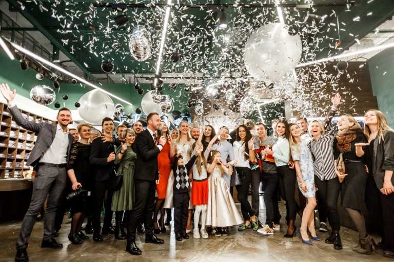 Организация деловых мероприятий и праздников