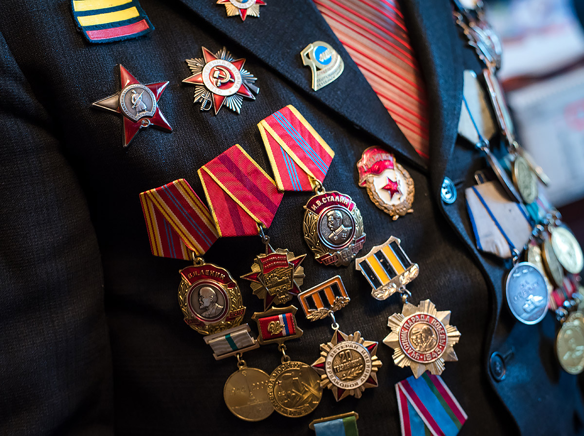 Индивидуальное изготовление нагрудных знаков, медалей.