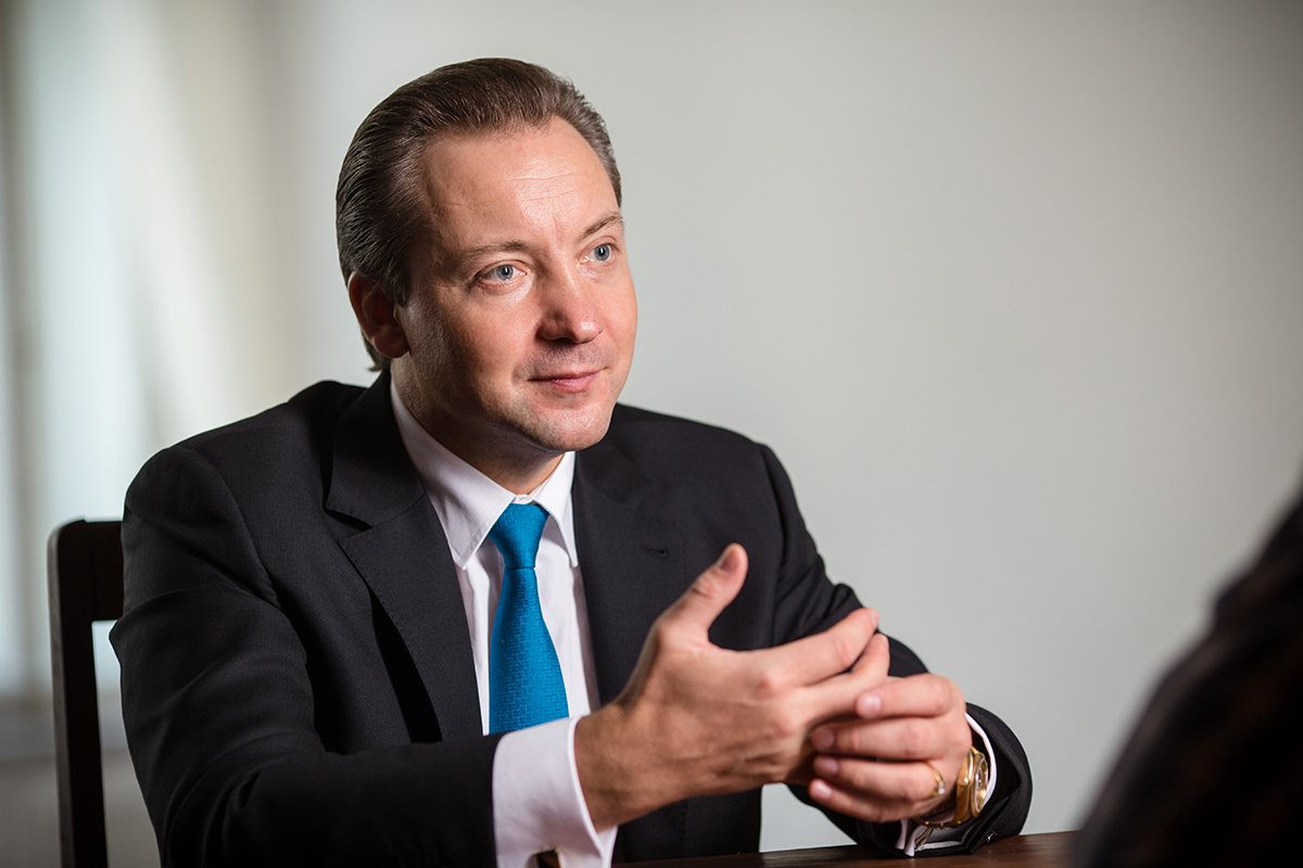 ОБЩЕСТВЕННЫЙ ДЕЯТЕЛЬ