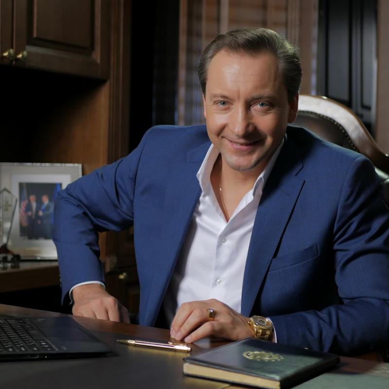 Кто такой Роман Василенко