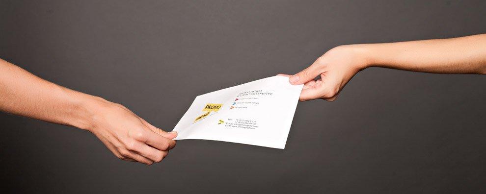 Раздача листовок:  плюсы и минусы