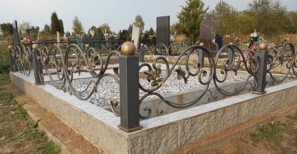 Производство памятников и выбор оградки на кладбище