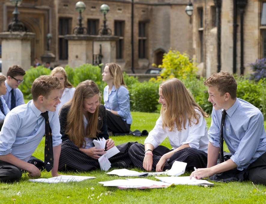 Что нужно для поступления в школу Англии