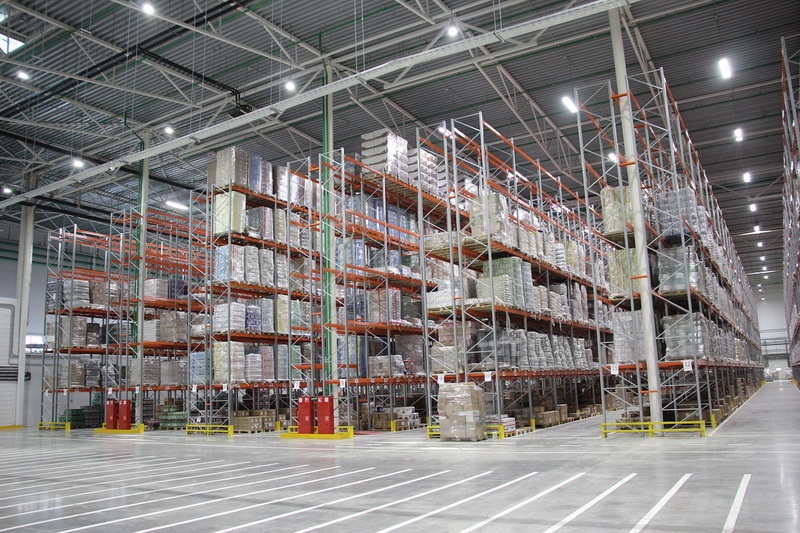 Гравитационные стеллажи – реализация высокотехнологичного подхода к работе склада