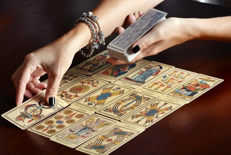 Как гадать на картах Таро