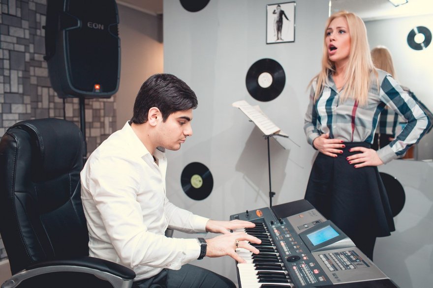 Занятие в студии вокала и почему их стоить посещать