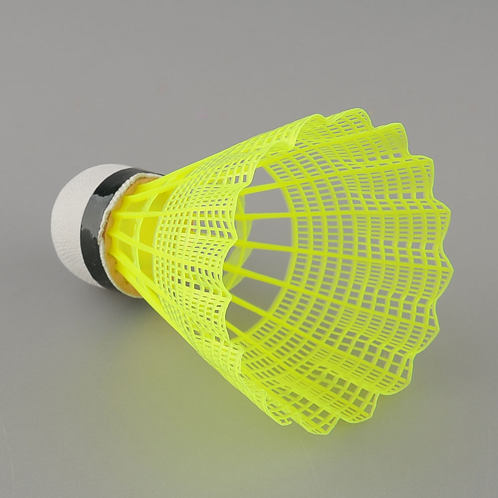 Каким должен быть хороший волан для бадминтона