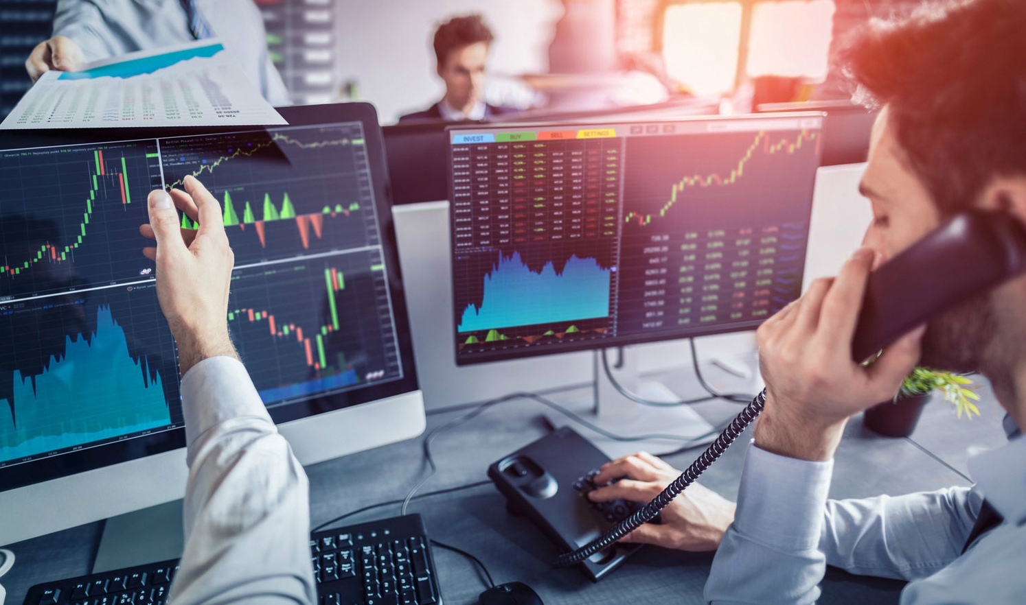 Почему Зинейра постоянно остается на плаву