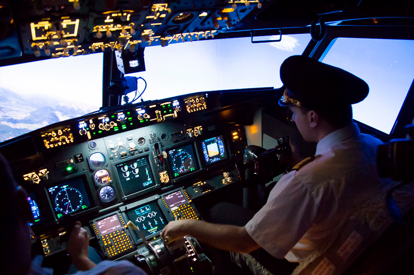 Реальный полет vs виртуальный: в чем главные отличия пилотирования настоящего самолета и в симуляторе