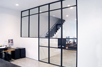 Преимущества изготовления изделий из стекла на заказ