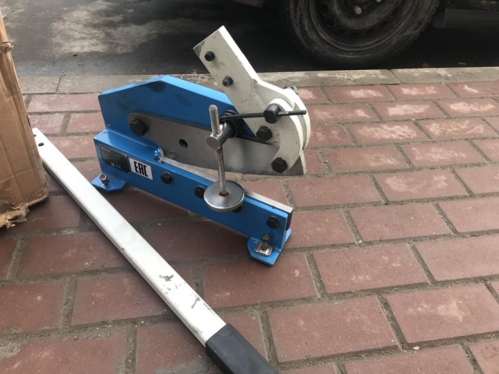 Гильотина для труб: история, принцип работы и применение в современной промышленности