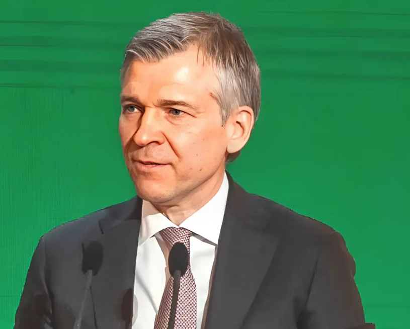 Борис Листов — биография и деятельность главы Россельхозбанка