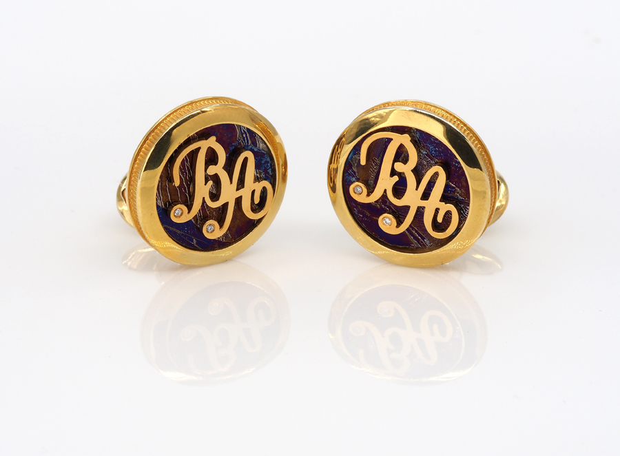 ЗАПОНКИ С ИНИЦИАЛАМИ ДЛЯ МУЖЧИНЫ: КОГДА ЗВЕЗДЫ СТАНОВЯТСЯ БЛИЖЕ