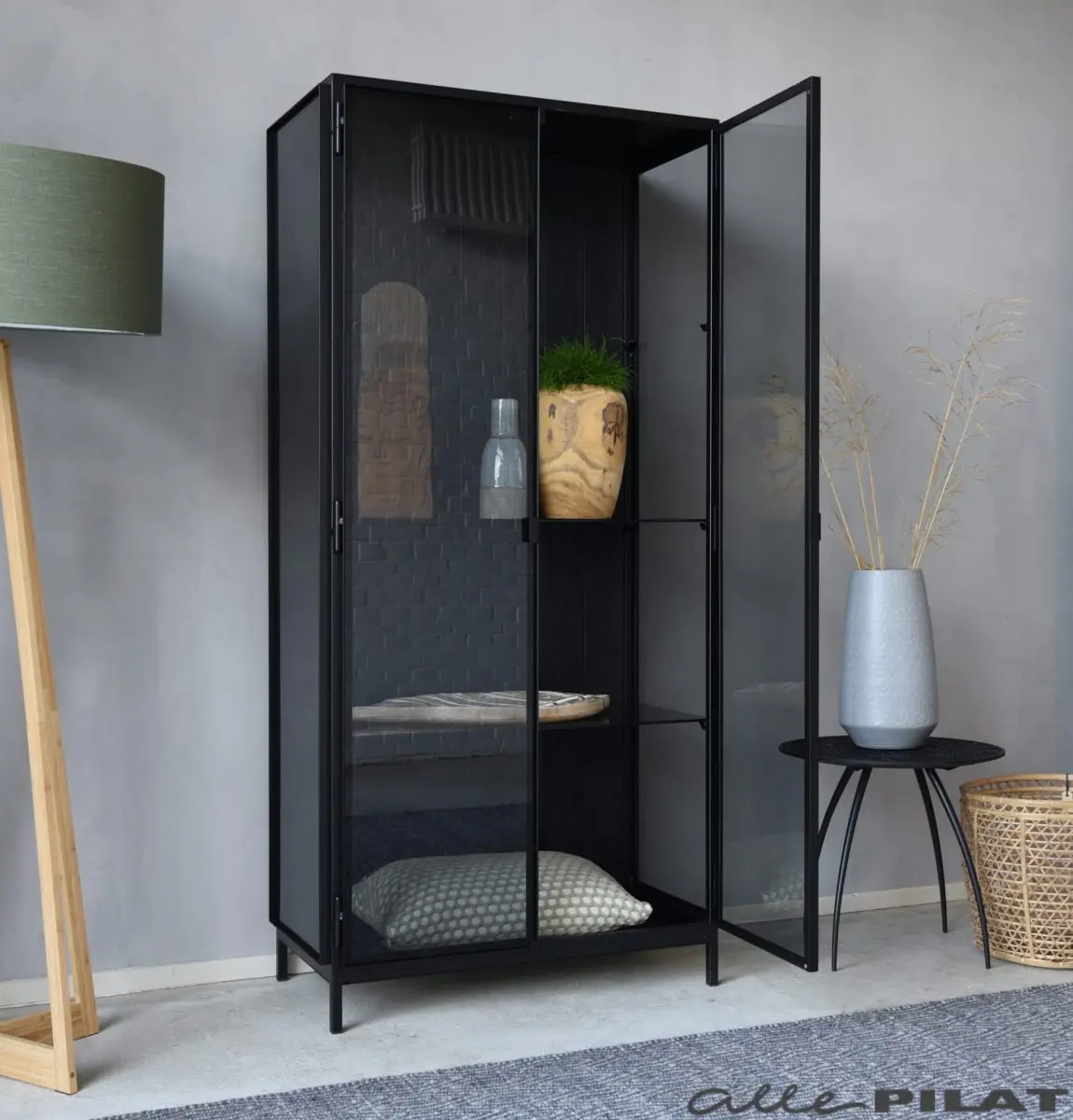 Шкафы в стиле лофт: индустриальная эстетика в современном интерьере