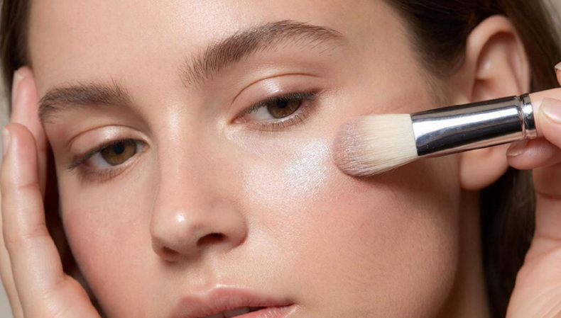 Чем отличается бронзер от контуринга и хайлайтера: полный гид по скульптурированию лица