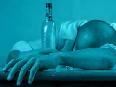 Вывод из запоя на дому: безопасное возвращение к нормальной жизни