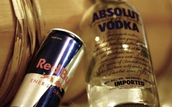 Энергетики с алкоголем делают людей тупыми: эксперимент дал неожиданный результат - Hi-News.ru