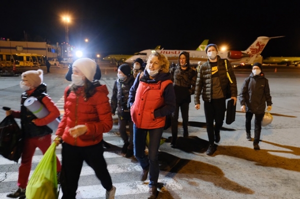 Юные спортсмены, застрявшие в Киргизии, прилетели домой в Новосибирск