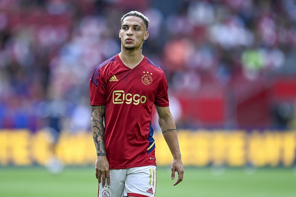 «МЮ» покупает Тен Хагу Антони из «Аякса» за €100 млн. Сто миллионов!