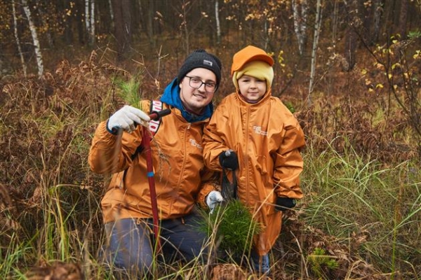 Сотрудники компании "Транспорт будущего" высадили 4 000 саженцев сосны