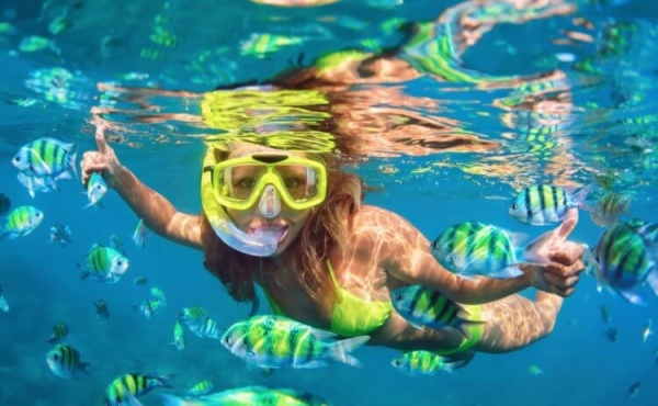 Может ли человек умереть в море с рыбами, если у него аллергия на морепродукты? - Hi-News.ru