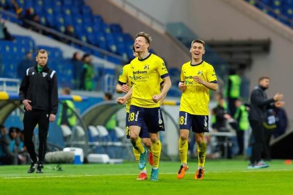 Креативный сувенир «Ростова» для фанатов: разыгрывают 60 кусочков старого газона. Символично!