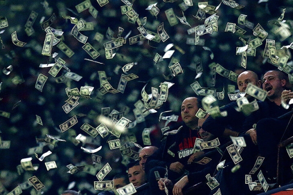 В группе смерти швыряли деньги: золотые слитки в Дортмунде, в Милане &ndash; &laquo;Долларуммы&raquo;
