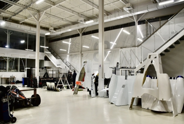 В Москве уже делают гоночные прототипы, хоть никто и не верил! Побывали на заводе и изучили процесс до винтика