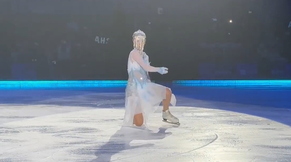 Наши фигуристы дали шоу в Китае: ледяная Щербакова, Трусова с огнем, Загитова с рукавами