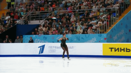 Неловкий трюк Валиевой, в котором судьи увидели падение. За что прилетело Камиле?