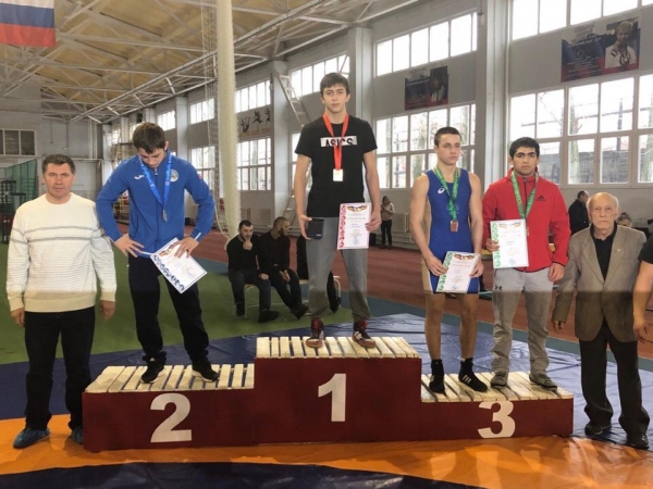 Ростовские борцы завоевали 17 наград первенства ЮФО по греко-римской борьбе