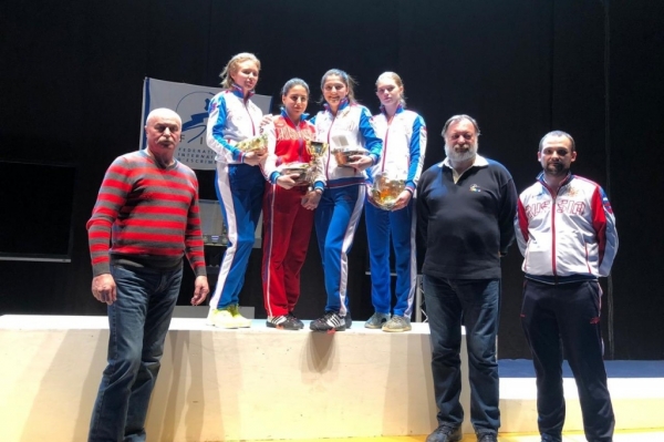 Ростовчанка в составе сборной России покорила Дижон в командном турнире шпажисток юниорского Кубка мира