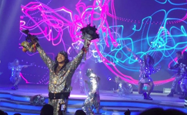 Филипп Киркоров обнимался с Валерием Леонтьевым на концерте в Новосибирске