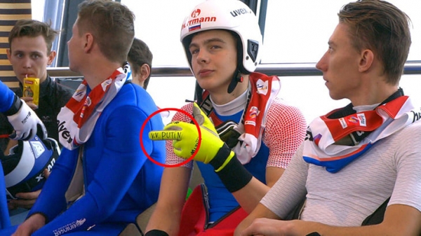 «Я уважаю президента. Хотел показать всем, что люблю Россию». Наш двоеборец написал на перчатке V.V.Putin