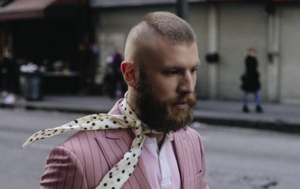 Иван Дорн поддержал певицу Maruv танцем