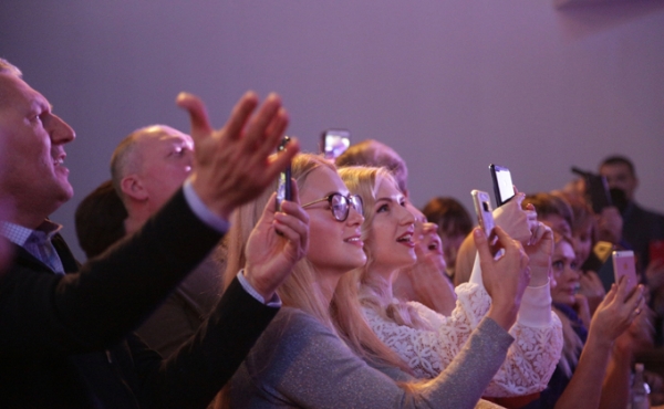 Владимир Пресняков вернул в детство новосибирцев на концерте