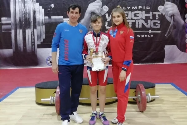 Ростовская спортсменка завоевала бронзу Всероссийского турнира по тяжелой атлетике