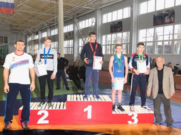 Ростовские борцы завоевали 17 наград первенства ЮФО по греко-римской борьбе