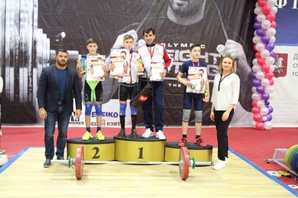 Ростовские тяжелоатлеты завершили Всероссийский турнир золотом и рекордом