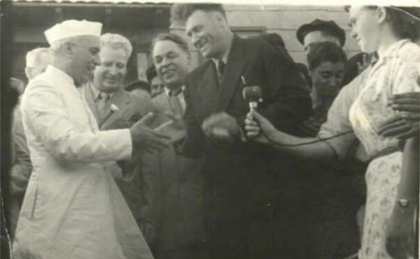 За фото Джавахарлала Неру новосибирец запросил 350 тысяч рублей