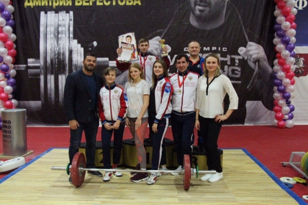 Ростовские тяжелоатлеты завершили Всероссийский турнир золотом и рекордом
