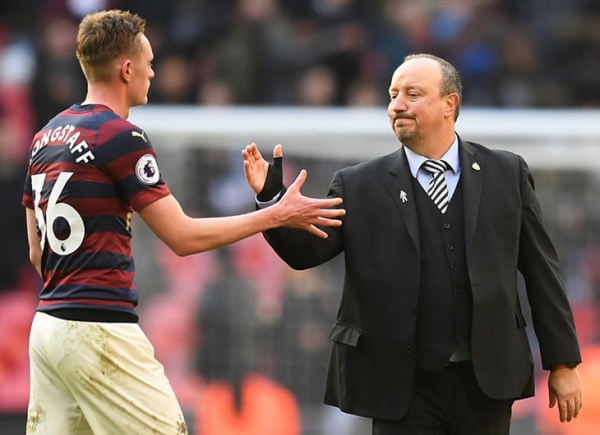 Неожиданный Бенитес: вестерны, пасьянс с женой, инстаграм и тактические советы от дочери