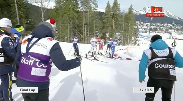 В финале лыжного спринта все вдруг остановились. Видели такое?