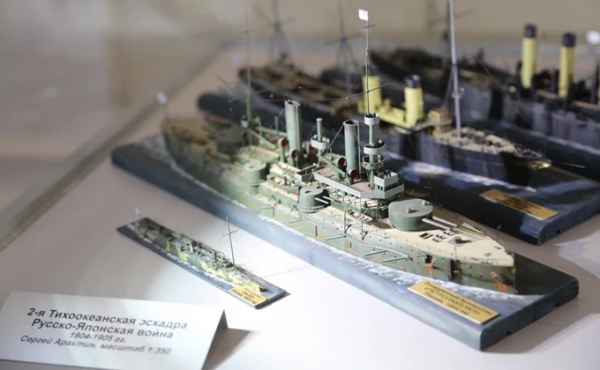 &laquo;Как настоящие&raquo;: 600 мини-танков и самолетов удивили новосибирцев