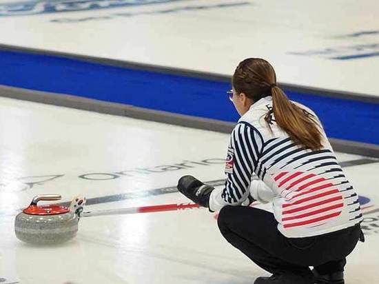На ЧМ по кёрлингу россиянки продолжают борьбу за медали