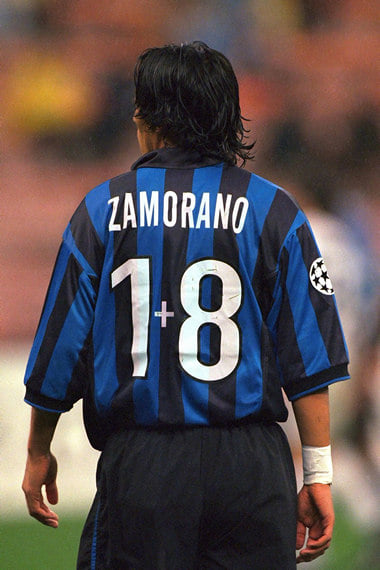 Номера на футболках важнее имен. Игроки берут их в честь кумиров детства и добавляют в названия брендов