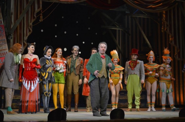 В Омской Драме зрительницам подарят тюльпаны