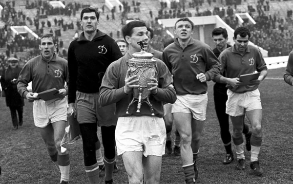 Советский тренер, который менял футбол. Он изобрел прессинг и первым в Европе перешел на 4-4-2