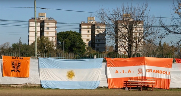 Месси начинал на ужасных полях Росарио, а значит, заиграл бы и дождливым вечером в Стоке